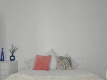 girl
        violetta_finch cam image #2835541