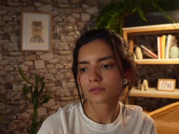 girl
        urcutelinda cam image #3375067