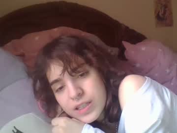 girl
        kitsunebby cam image #838684