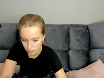 girl
        grace_barton cam image #1407935