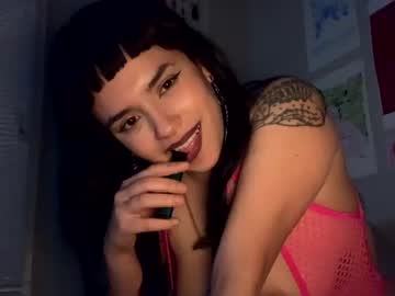 girl
        quieres_besitos cam image #200915