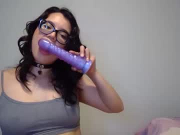 girl
        woevalentine cam image #1034124