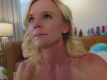 girl
        taylor_love_303 cam image #4547097