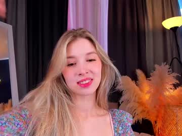 girl
        milablush cam image #1797243