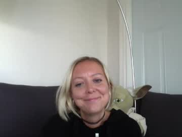 girl
        keelskinley cam image #175530