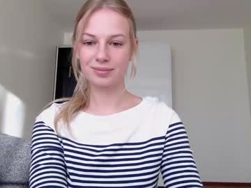 girl
        magic_couple13 cam image #78074