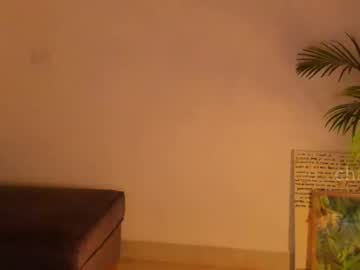 girl
        artgea cam image #4509421