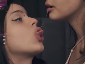 couple
        vivid_girls cam image #3803535