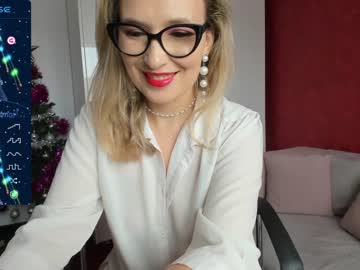 girl
        emilymilf__ cam image #2131259