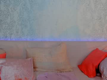 girl
        madeline_jackson cam image #369517