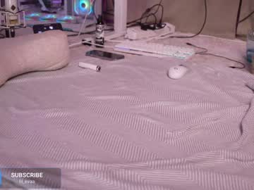girl
        lil_eva cam image #2950365