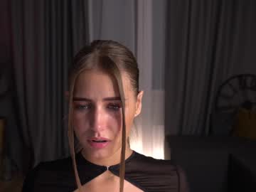 girl
        cherry_beauty cam image #3302989