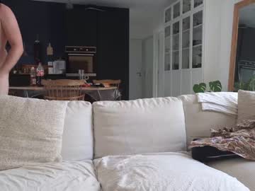 couple
        luxymin cam image #2740094
