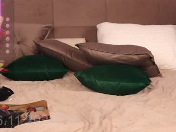girl
        eva_ra cam image #1955833