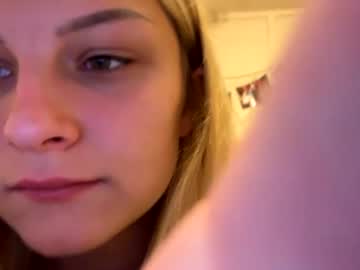 girl
        bigolebitties26 cam image #3818155