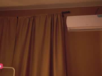 girl
        bellacle cam image #2711139