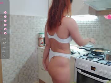 girl
        emerald_kittycat cam image #2332752