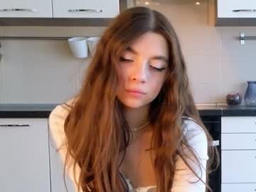 girl
        philomenagallant cam image #2787100