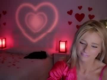 girl
        amyvalentine cam image #2336493