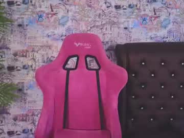 girl
        angelina_new cam image #2546649