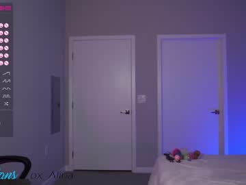 girl
        fox_alina cam image #633772