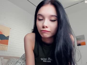 girl
        riskyproject cam image #3444520