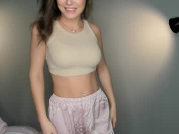 girl
        brittcubitt cam image #2389672