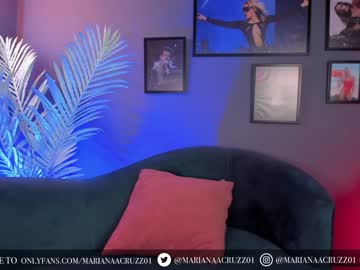 girl
        mariannacruzz cam image #459332