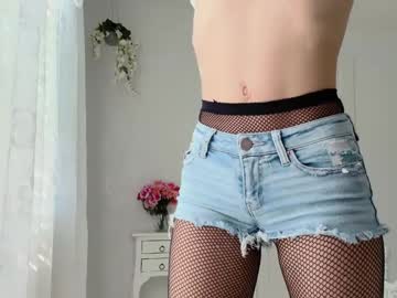 girl
        littlegreekflower cam image #4235449