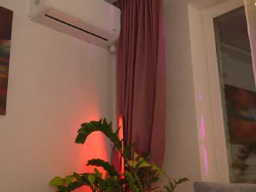 girl
        sweety_rinushka_ cam image #2252549