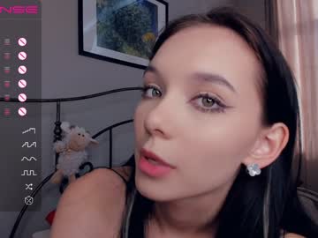 girl
        riskyproject cam image #1321470