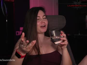 girl
        laurenbrite cam image #732575