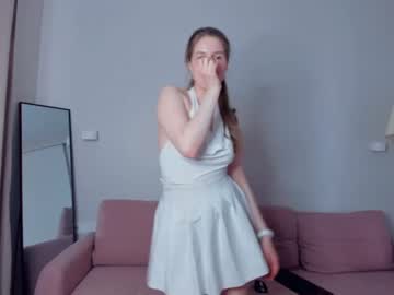 girl
        jacquelinenewton cam image #1240271