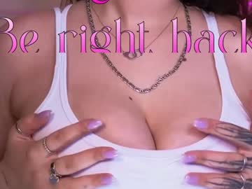 girl
        wednesday_evans cam image #3146642
