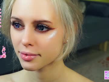 girl
        audreycarvin cam image #3652212