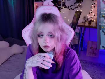 girl
        lollyshy__ cam image #3823815