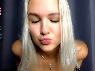 girl
        beverly_hillls cam image #2112674
