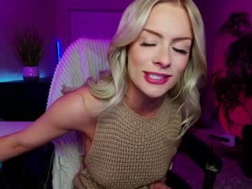 girl
        oliviaowens cam image #3945336