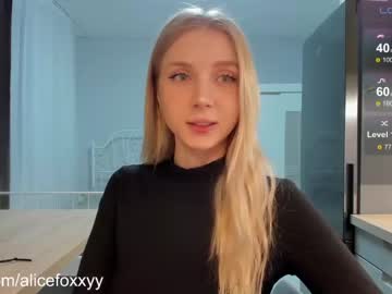 girl
        oh_honey_ cam image #1970700