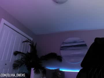 girl
        oliviaowens cam image #1177666