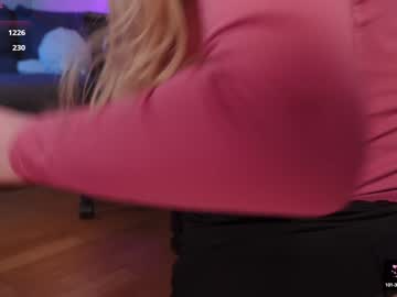 girl
        like_pie cam image #3703614