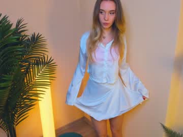 girl
        katrin_tangerine cam image #2604859