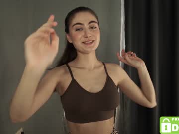 girl
        tessarosse_ cam image #1073842