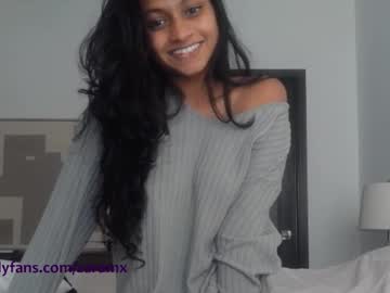 girl
        xzaramx cam image #3037629