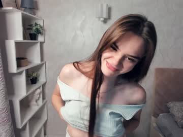 girl
        jinny_garland cam image #3764533