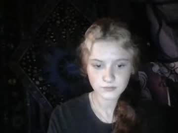 girl
        ghost_bby2 cam image #967437