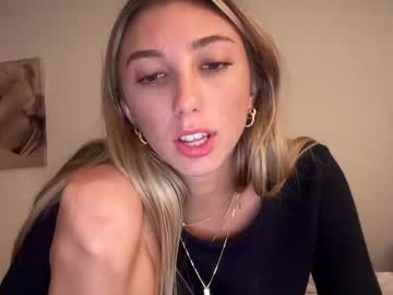 girl
        gracelarson cam image #3414702