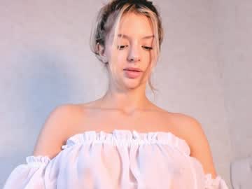 girl
        lesi_moonie cam image #2963561