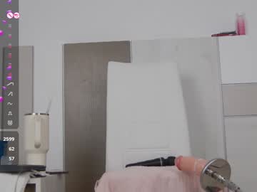 girl
        onlyxlicious_cb cam image #3680343