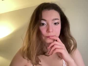 girl
        lilellina cam image #4544779